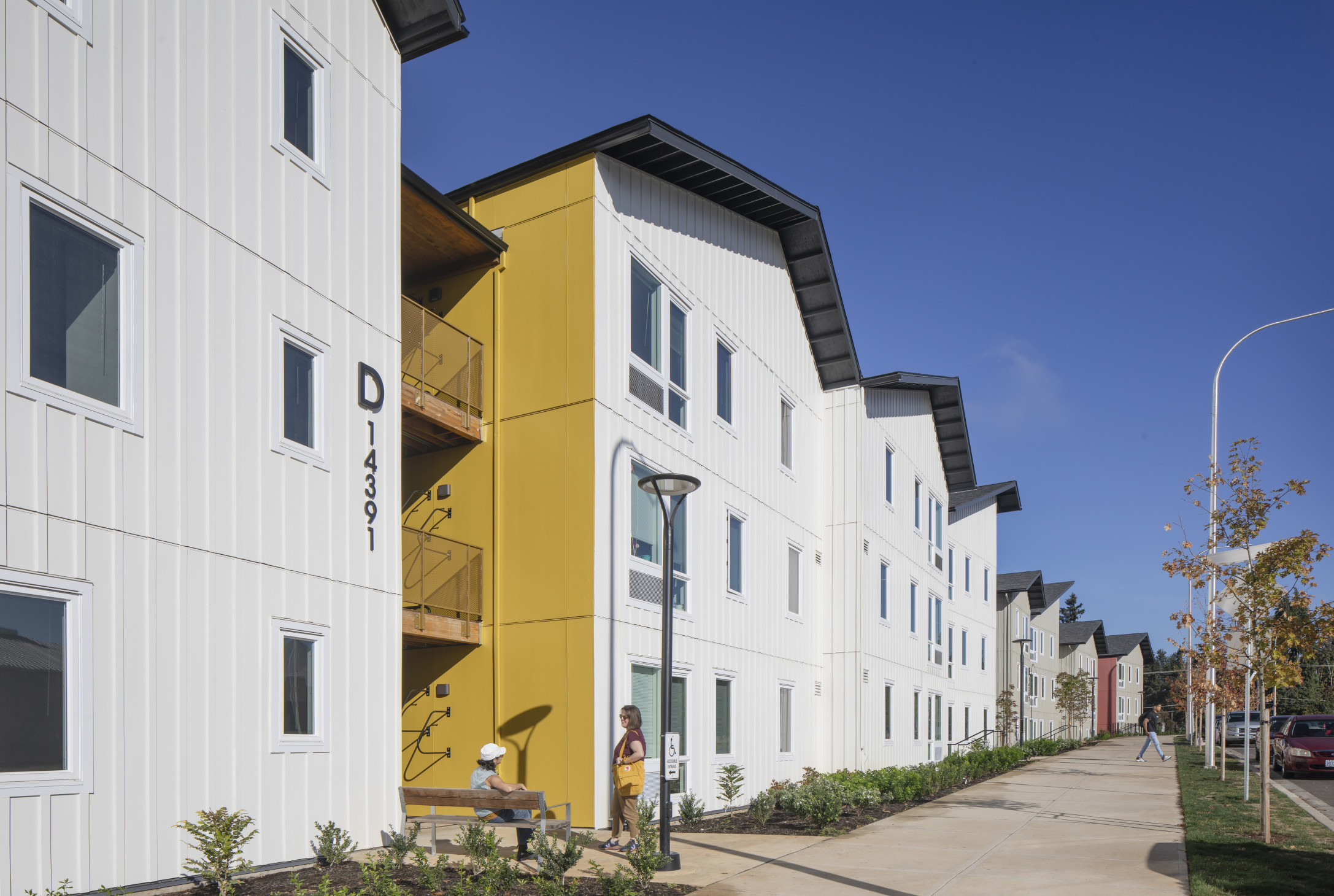 Las Flores Exterior 1