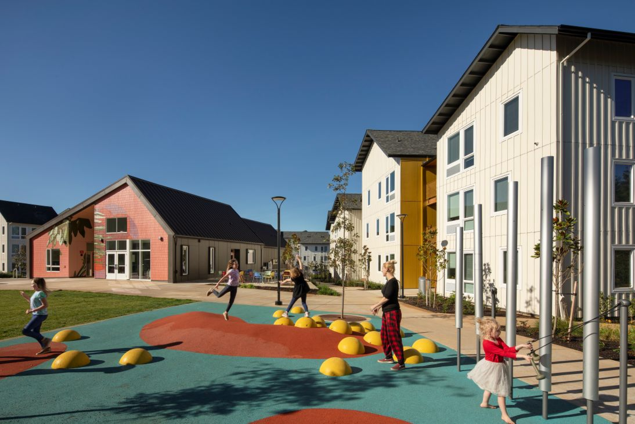 Las Flores Exterior 2